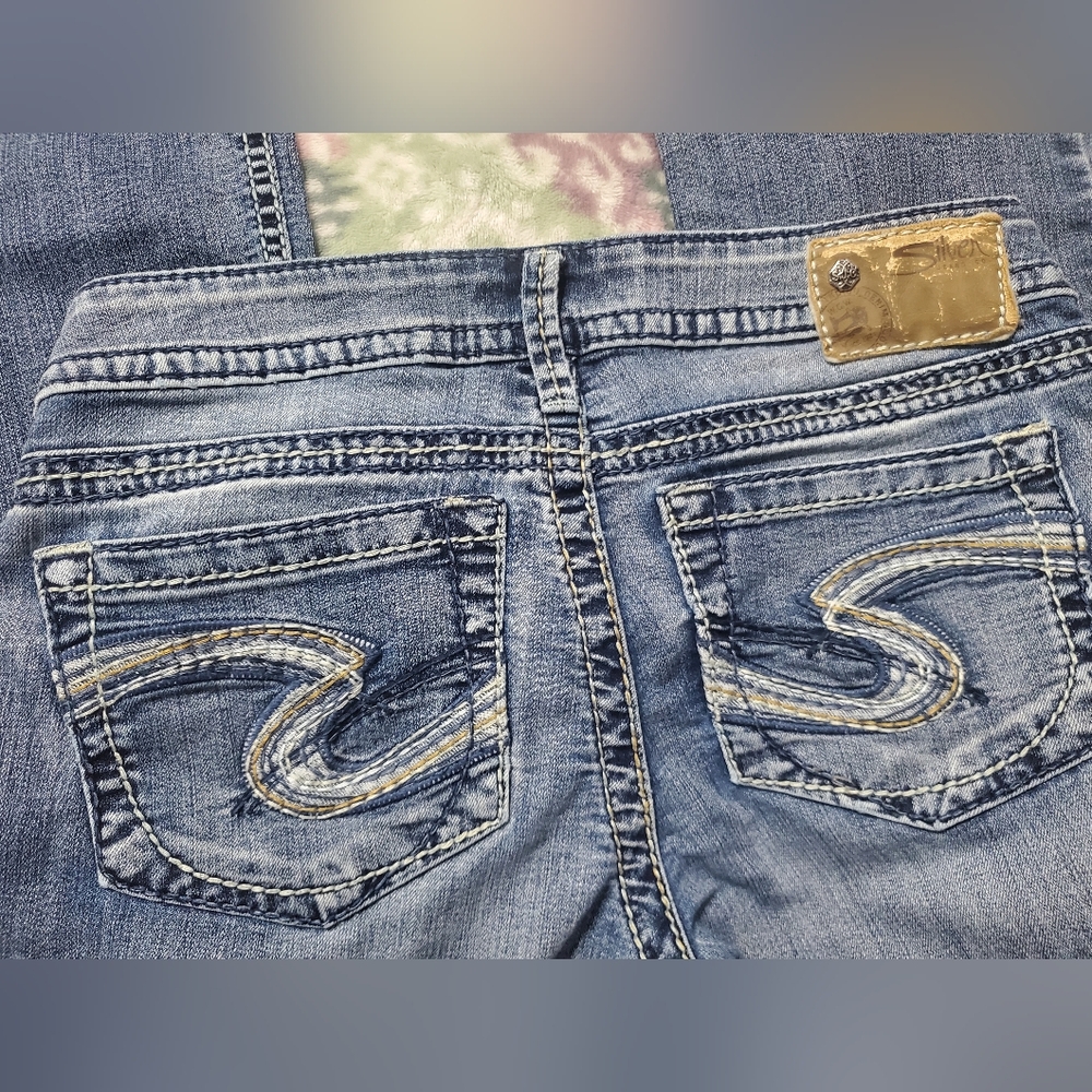 Silver Jeans Blue Boot Cut Denim with Vintage Wash - Picture 2 of 6